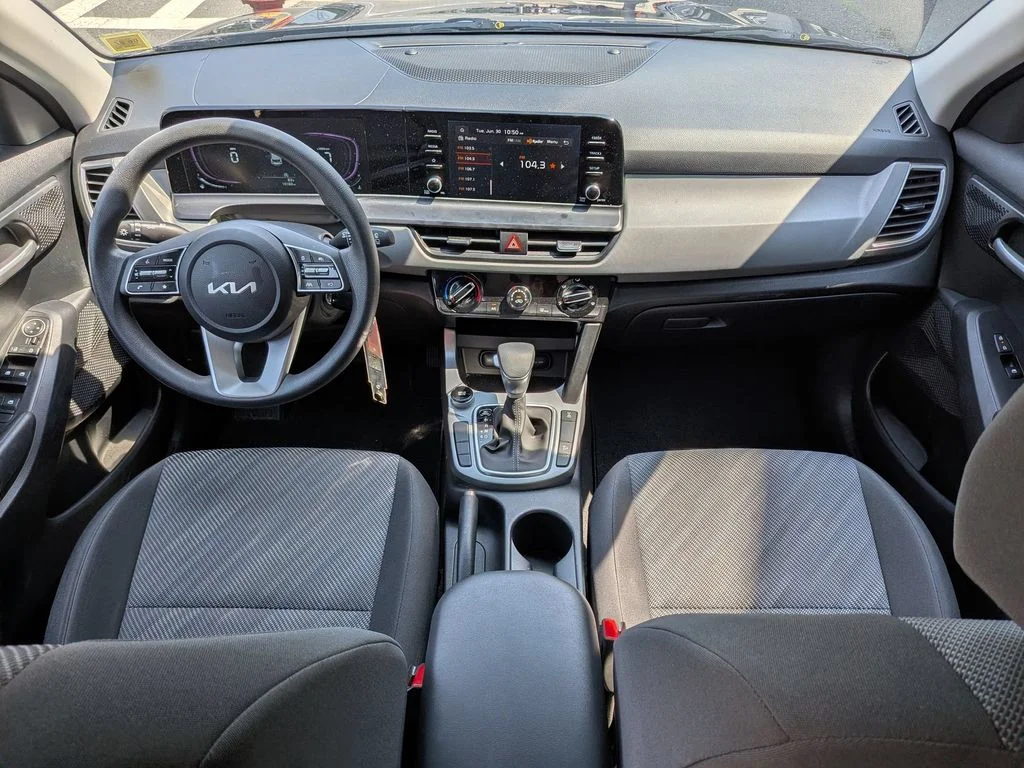 Used 2025 Blue Kia LX image 19