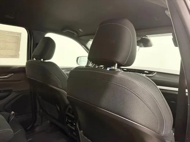 2026 Jeep Grand Cherokee Laredo - Photo 12