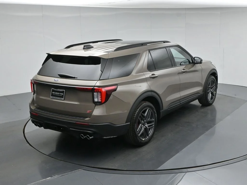 New 2026 Gray Ford ST image 39