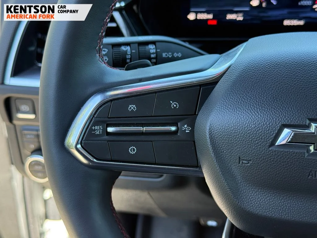 Used 2025 White Chevrolet RST image 16