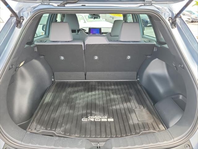 Certified Used 2025 CELESTITE GRAY ME. Toyota  image 10