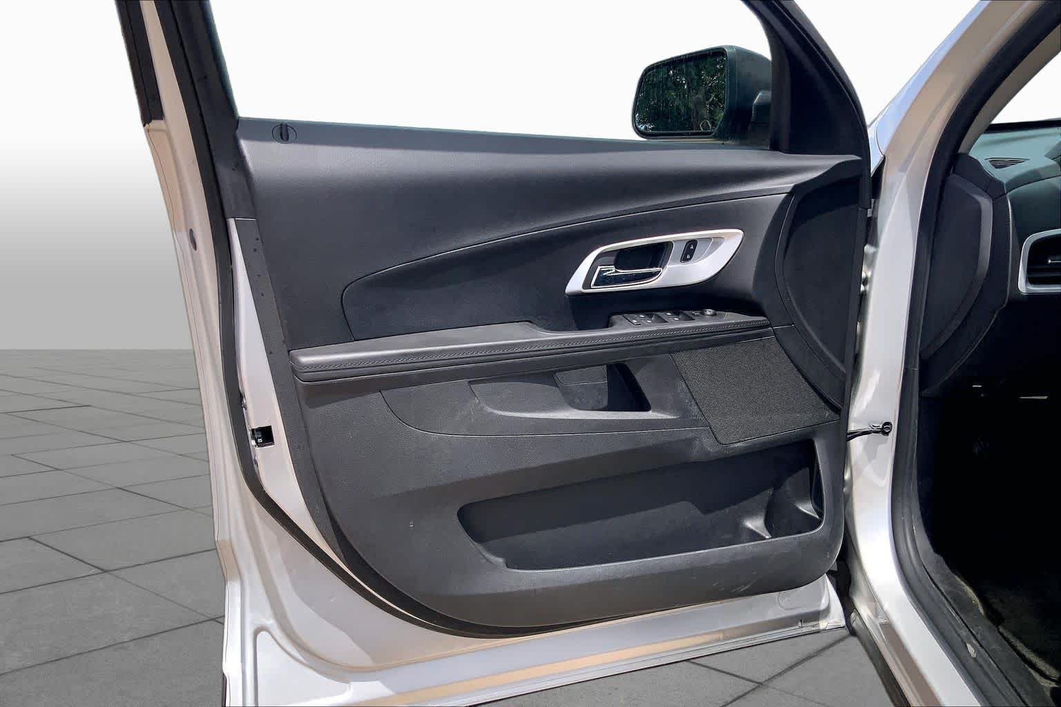 Used 2017 Silver Ice Metallic Chevrolet LS image 22