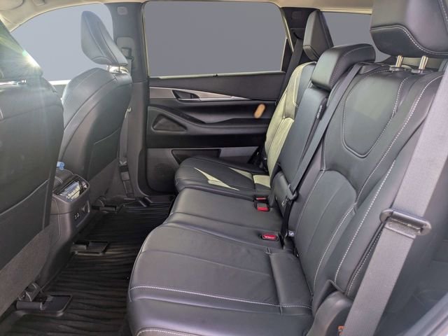 Certified Used 2023 White INFINITI LUXE image 14