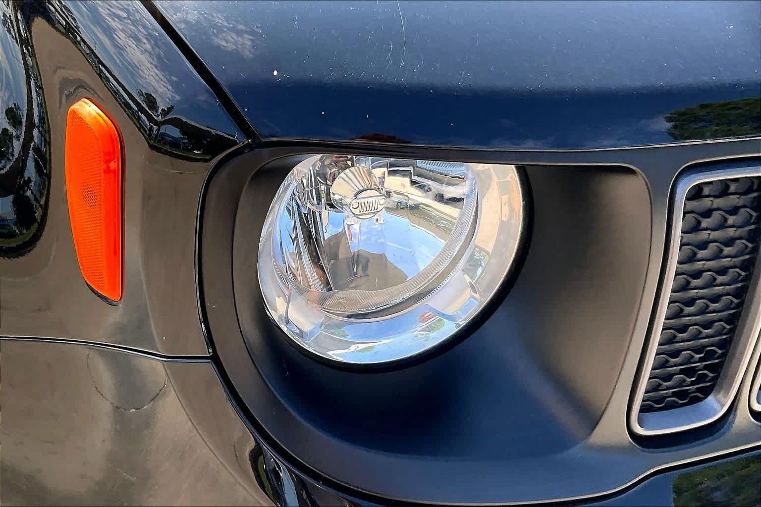 Certified Used 2022 BLACK CLEAR COAT Jeep Trailhawk image 27