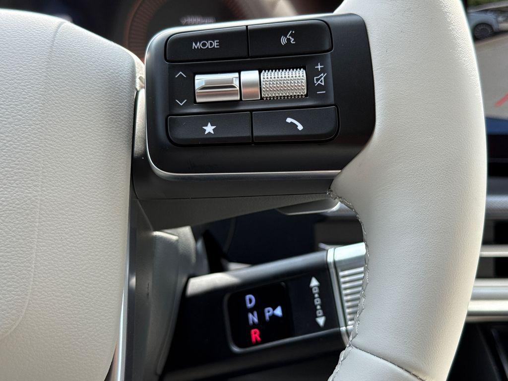 New 2026 Silver Hyundai SEL FWD image 27