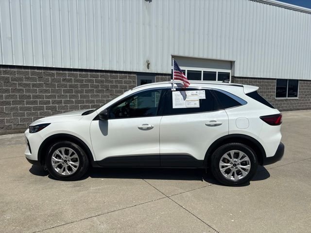 Certified Used 2023 Star White Metallic Tri-Coat Ford Active image 9