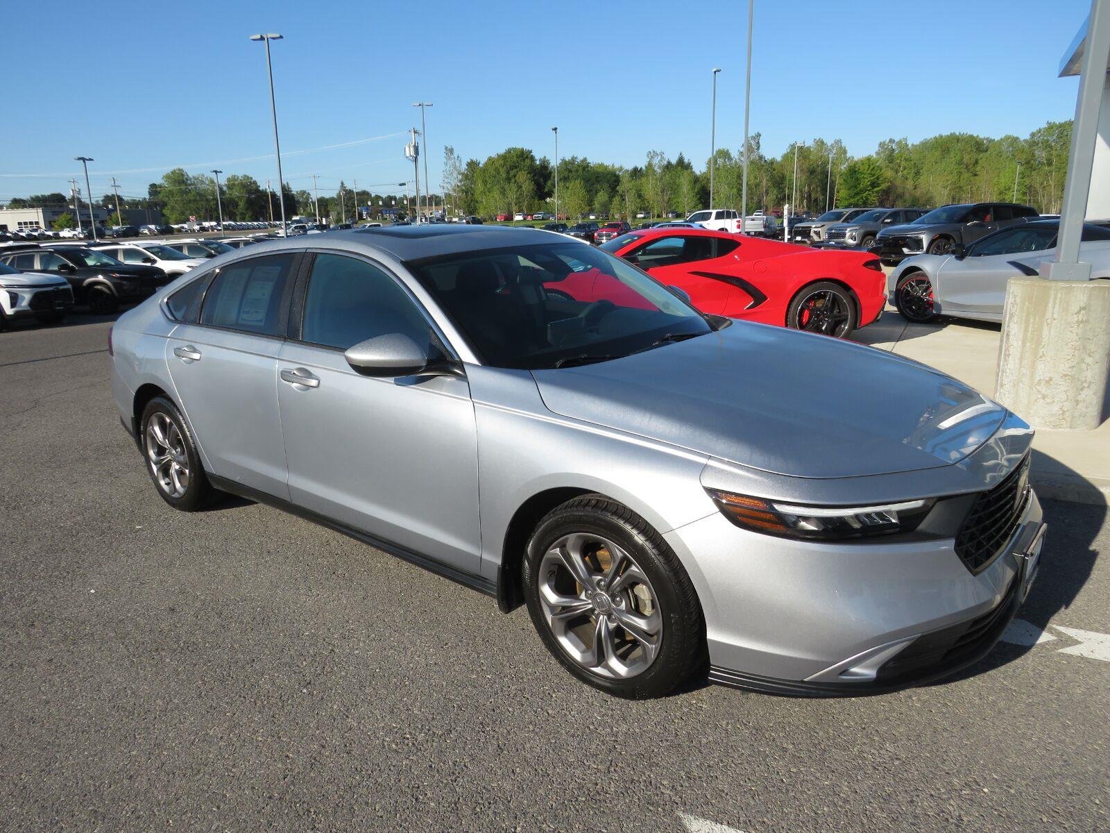 Used 2024  Honda EX image 4