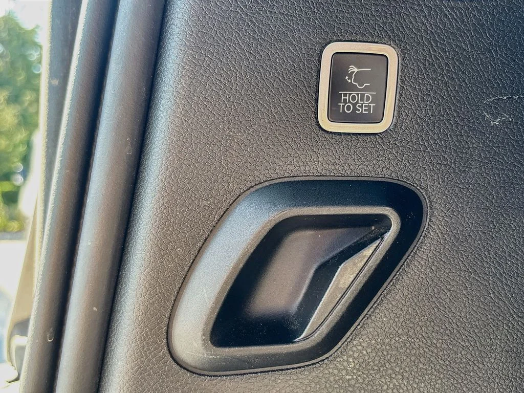Used 2022 White Jeep Series III image 15