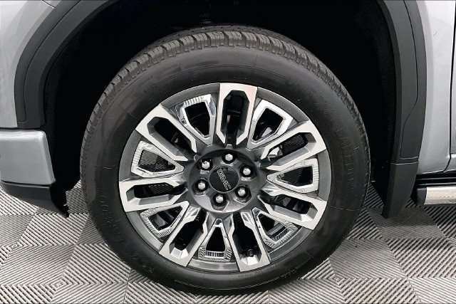 Used 2024 Sterling Metallic GMC Denali Ultimate image 10