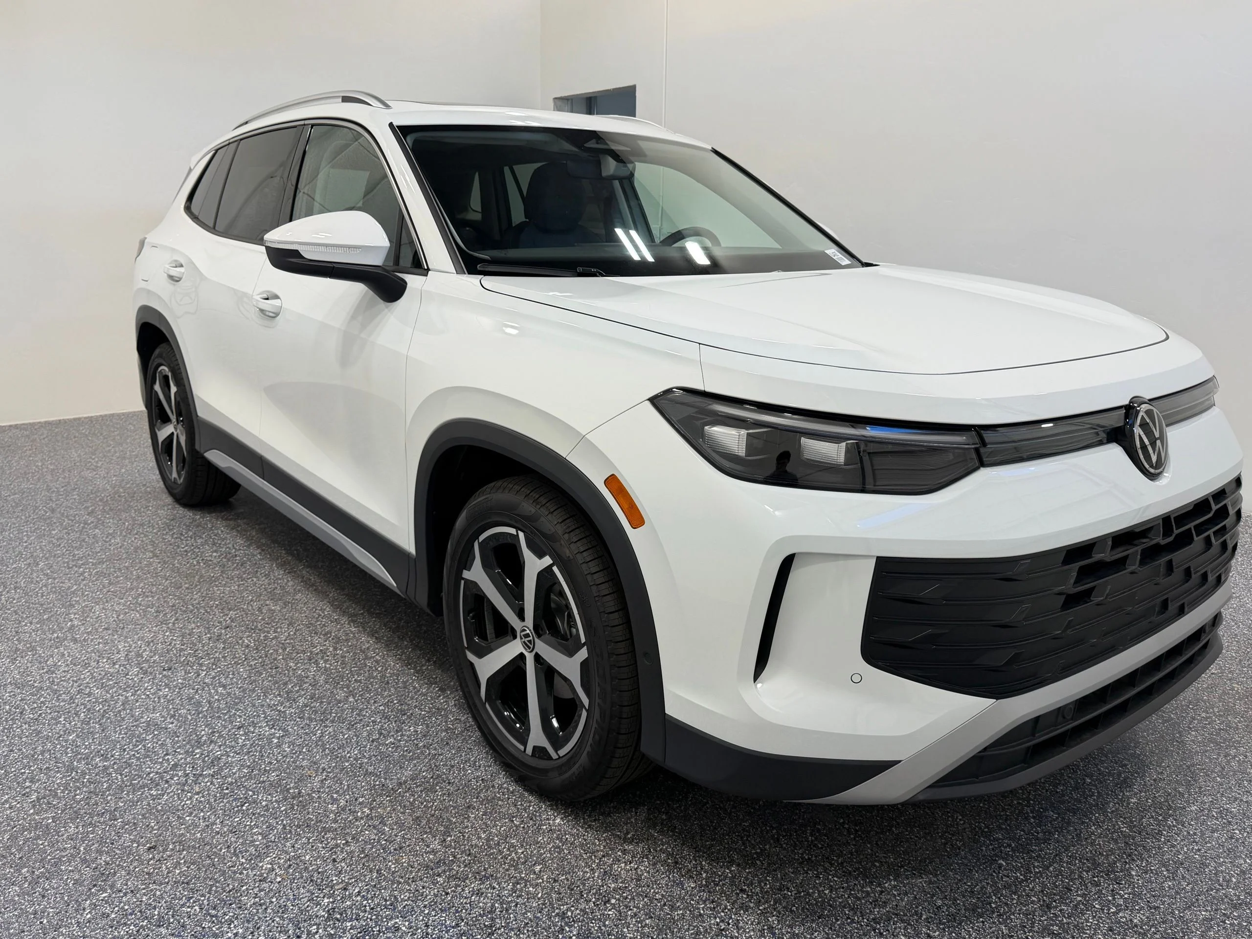 New 2026 White Volkswagen SE image 9