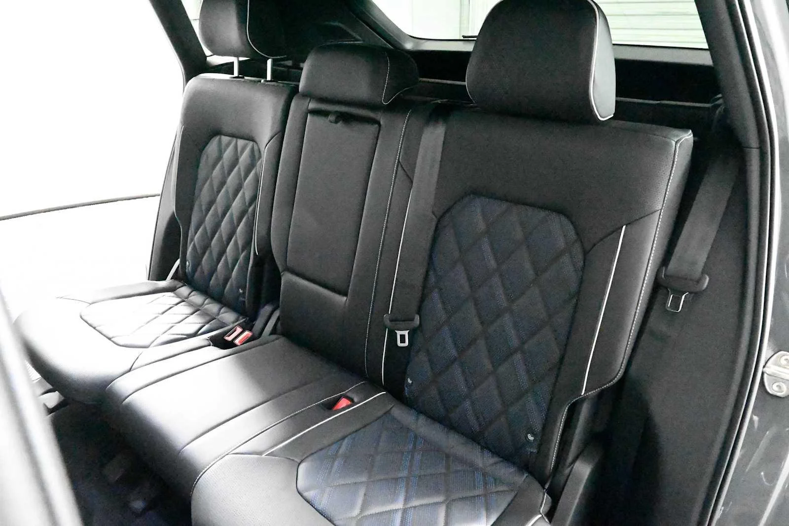 New 2026 Pure Gray Volkswagen 2.0T SEL Premium R-Line image 15