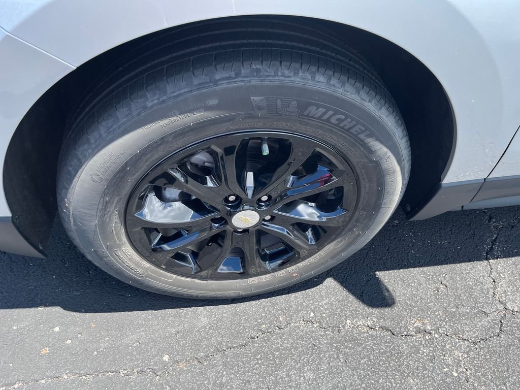 Used 2020 Silver Chevrolet LT image 9