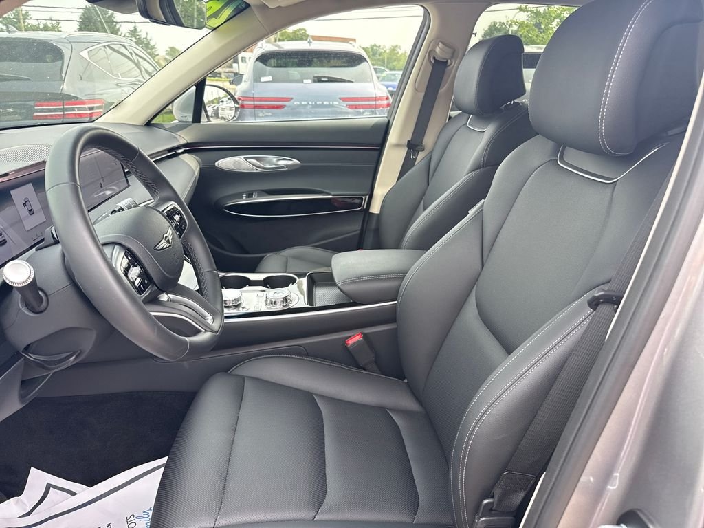 2026 GENESIS GV70 Standard - Photo 13