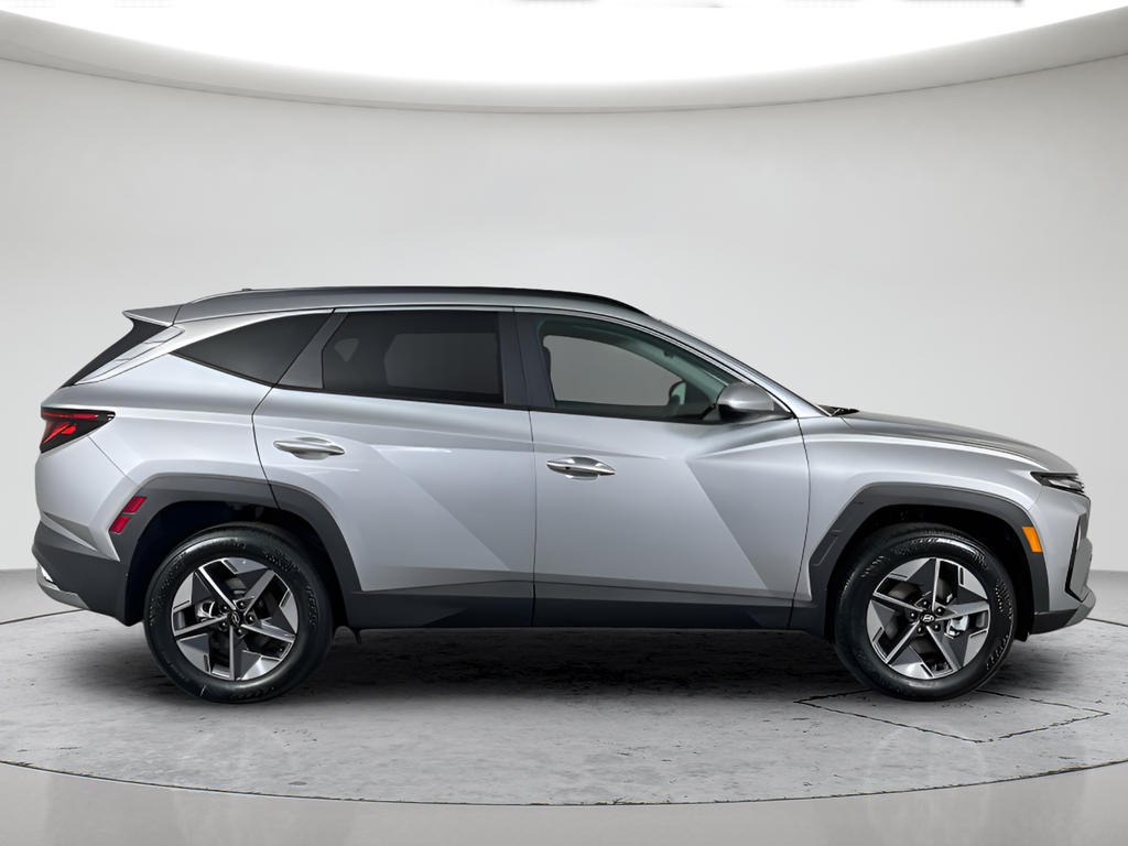New 2026 Silver Hyundai SEL image 4