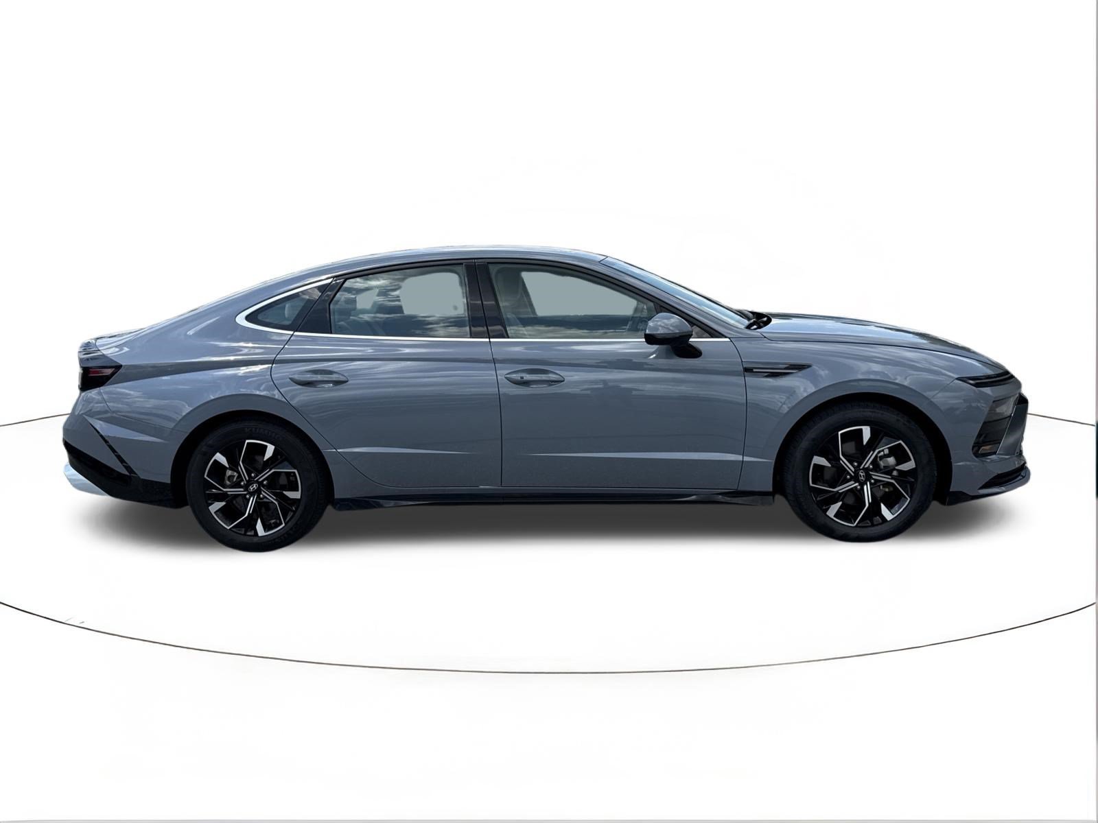 Used 2025 Transmission Blue Hyundai SEL image 2