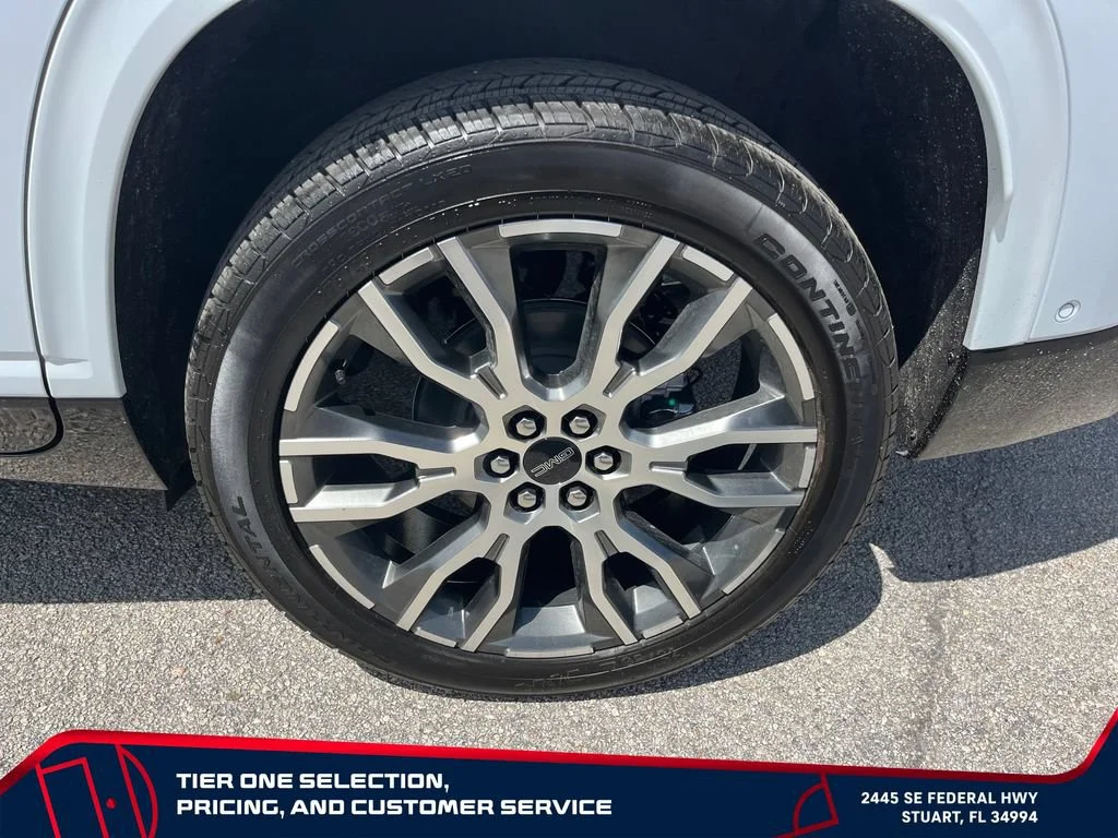 New 2026 Glacier White Tricoat GMC Denali Ultimate image 9