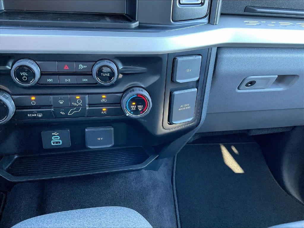 New 2027 Carbonized Gray Metallic Ford F-250® XLT image 28