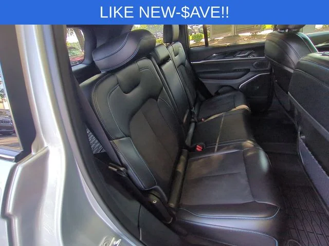 Used 2025 Silver Jeep Trailhawk 4xe image 35