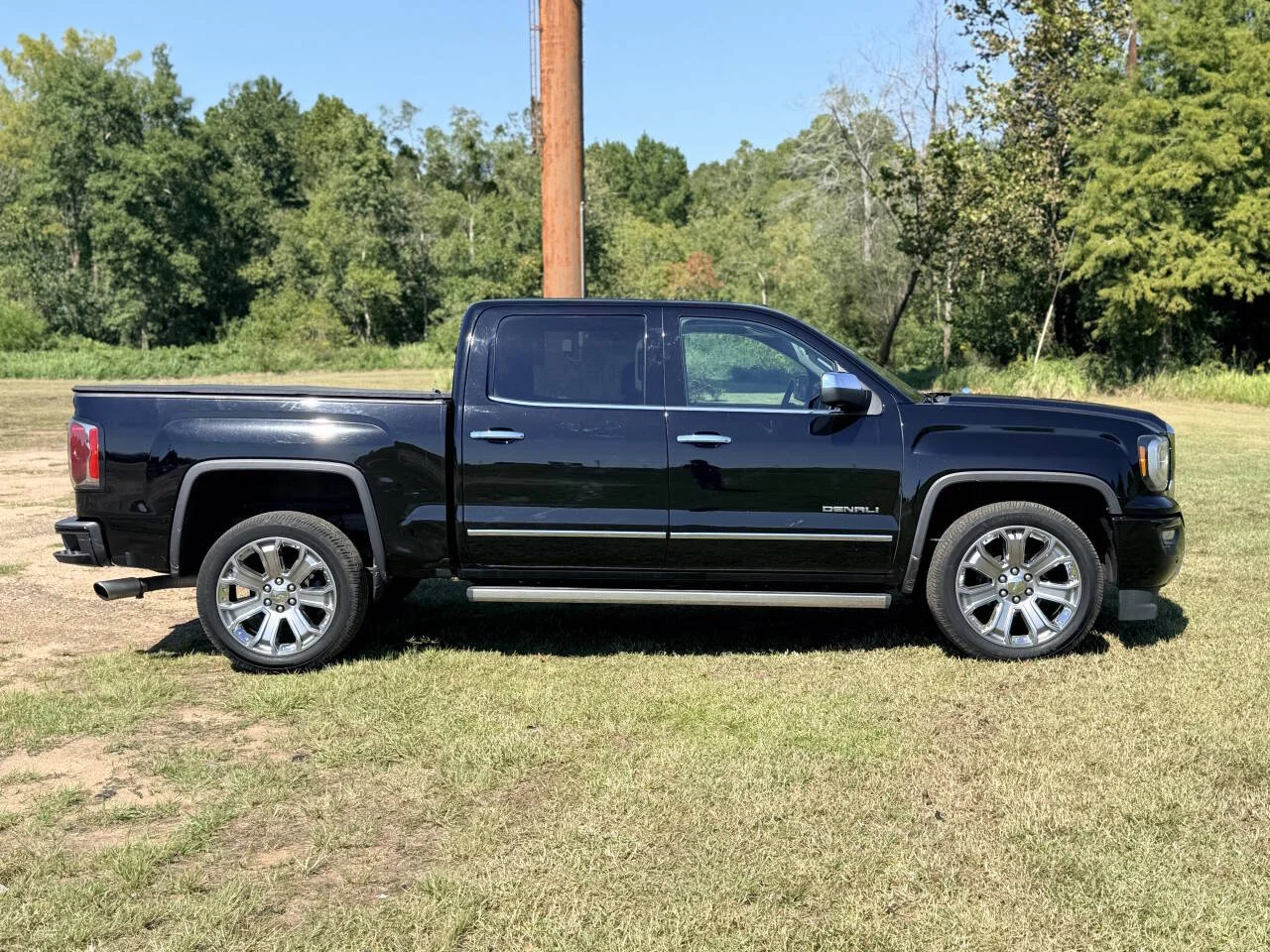 Used 2017 Black GMC Denali 4x4 4dr Crew Cab 5.8 ft. SB image 6