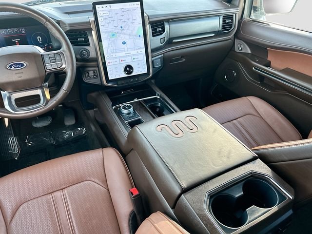 Used 2023 White Ford King Ranch image 25