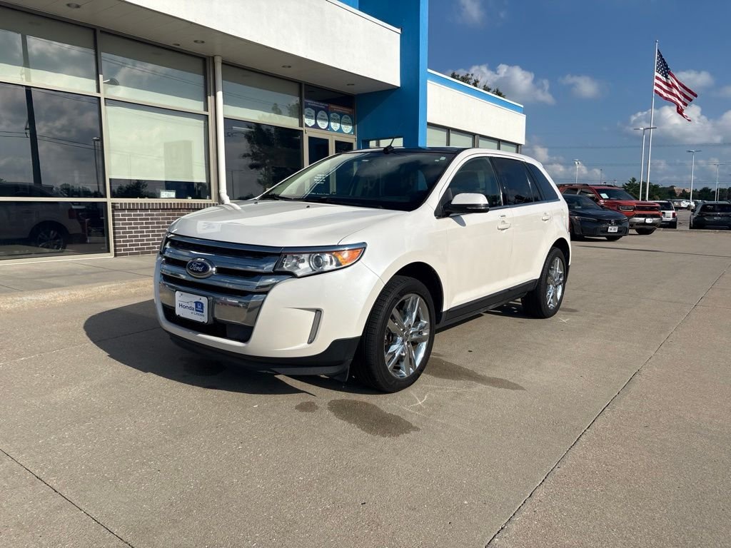 Used 2014 White Platinum Clearcoat Metallic Ford Limited image 1