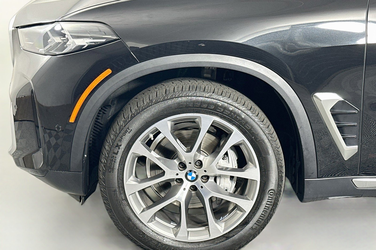 Used 2024 Black Sapphire Metallic BMW sDrive40i image 12
