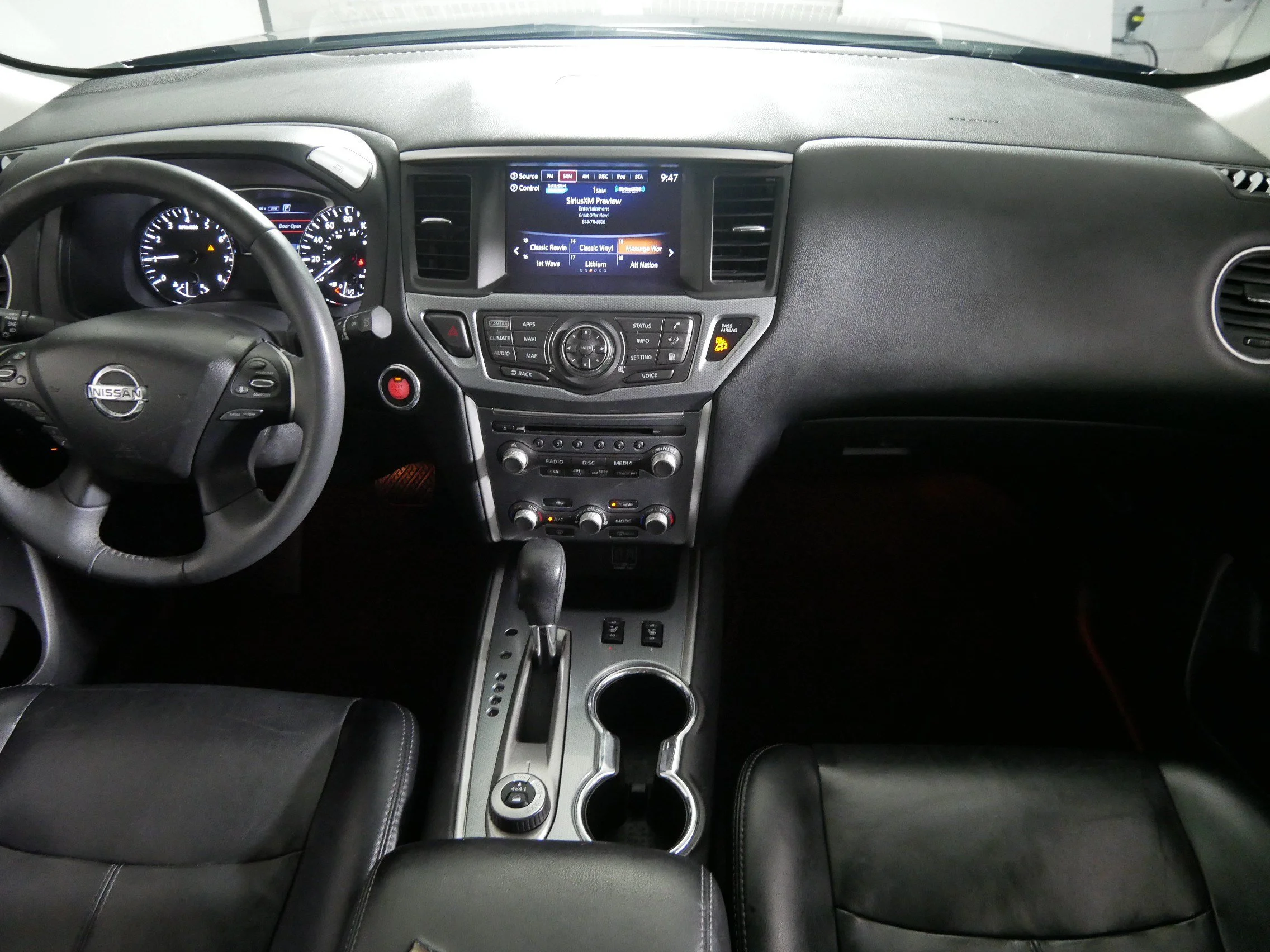 Used 2018 Magnetic Black Nissan SL image 10