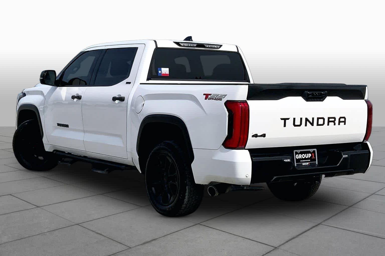 Used 2023 Ice Cap Toyota SR5 image 12