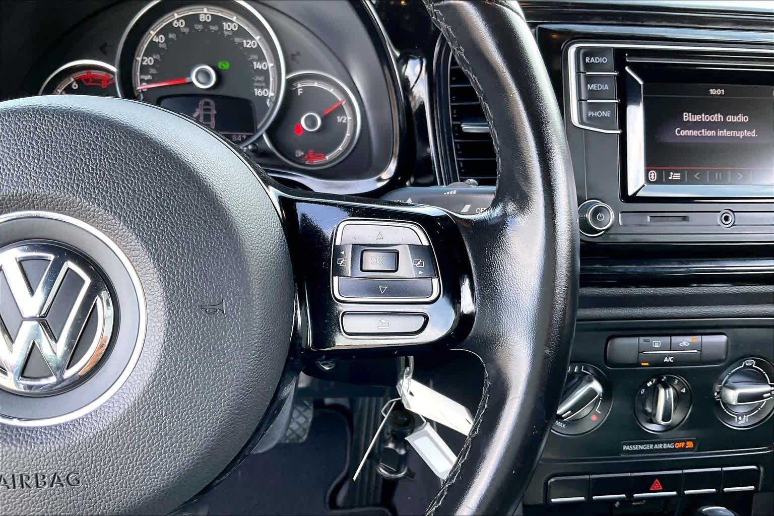 Used 2019 Silk Blue Metallic Volkswagen S image 19