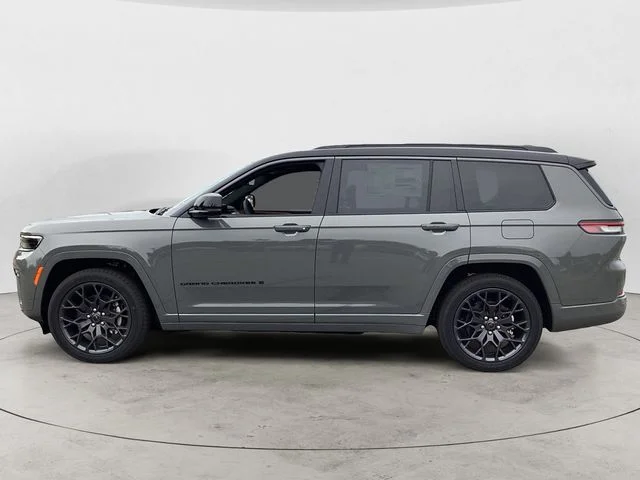 New 2027 Gray Jeep Summit image 2