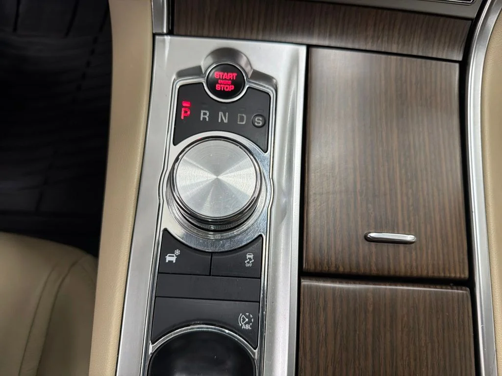 Used 2015  Jaguar 2.0T Premium image 19