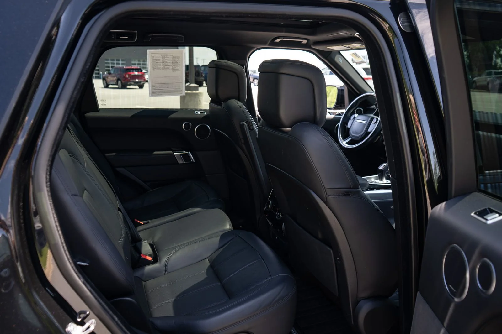 Used 2022 Black Land Rover HSE Silver Edition image 21
