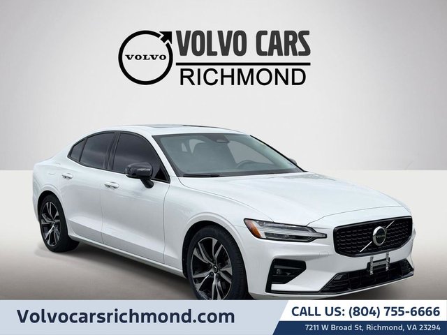 2024 Volvo S60 B5 Core Dark Theme