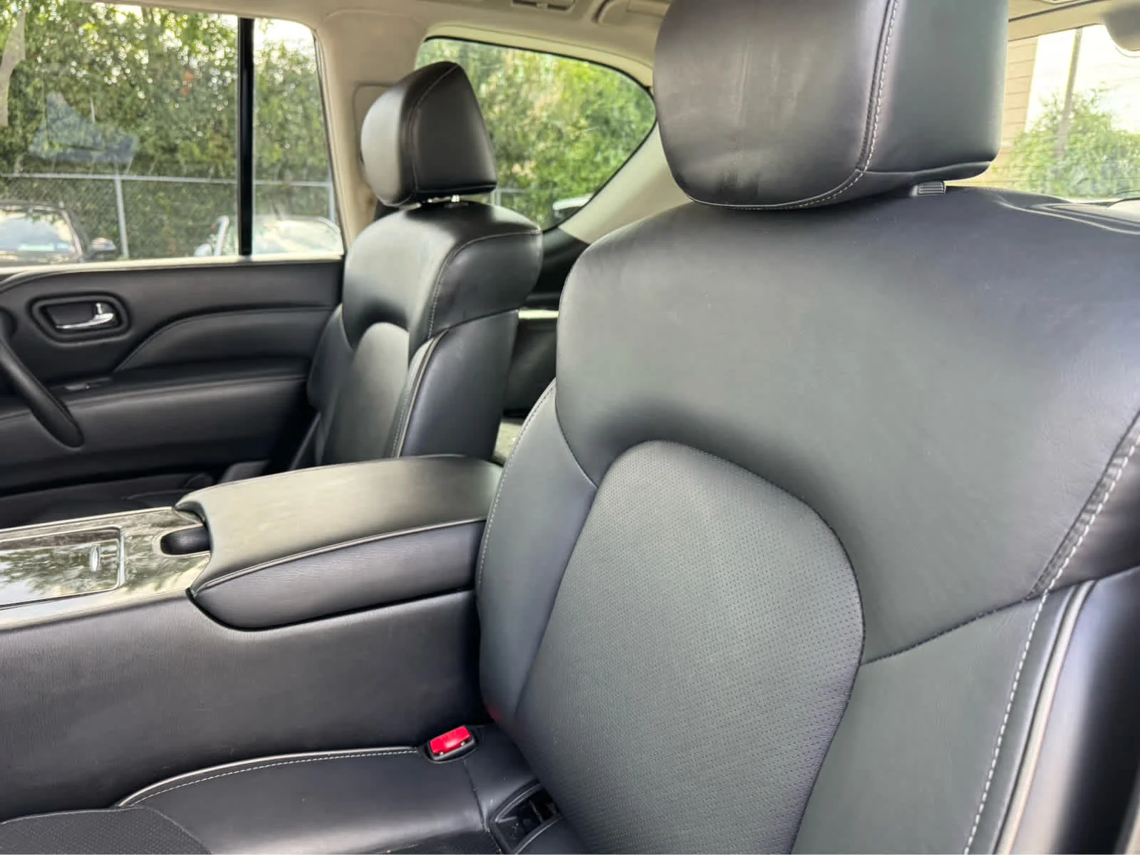 Used 2020 Black Obsidian INFINITI LUXE image 26