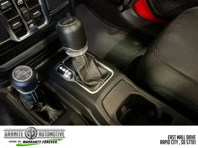 2023 Jeep Wrangler 4-Door Sahara - Photo 23