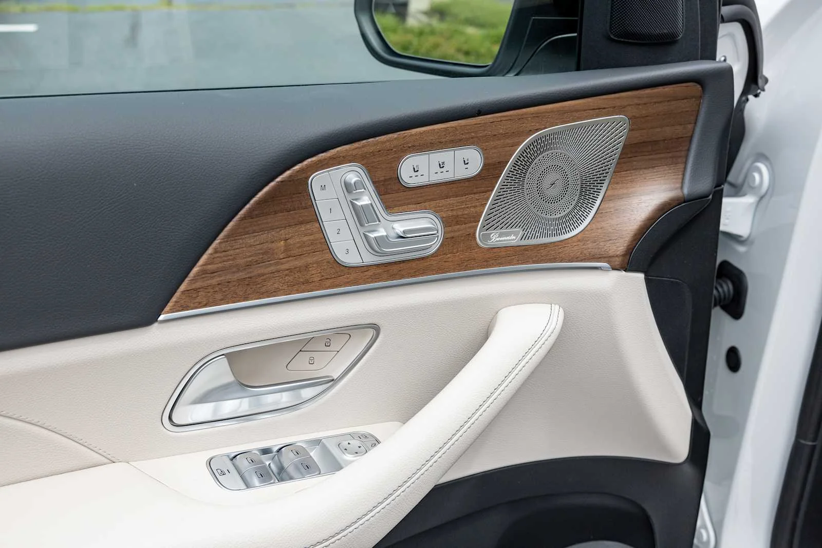 New 2026 Polar White Mercedes-Benz GLE 450 image 10