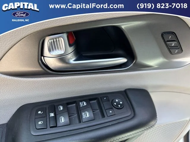 Used 2024 White Chrysler Touring L image 20