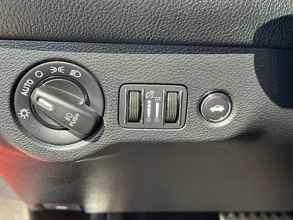 Used 2016 Torred Clearcoat Dodge R/T Scat Pack image 13