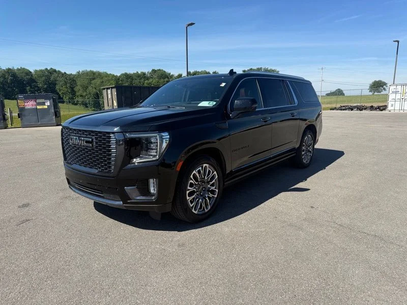 Used 2023 Black GMC Denali Ultimate image 3
