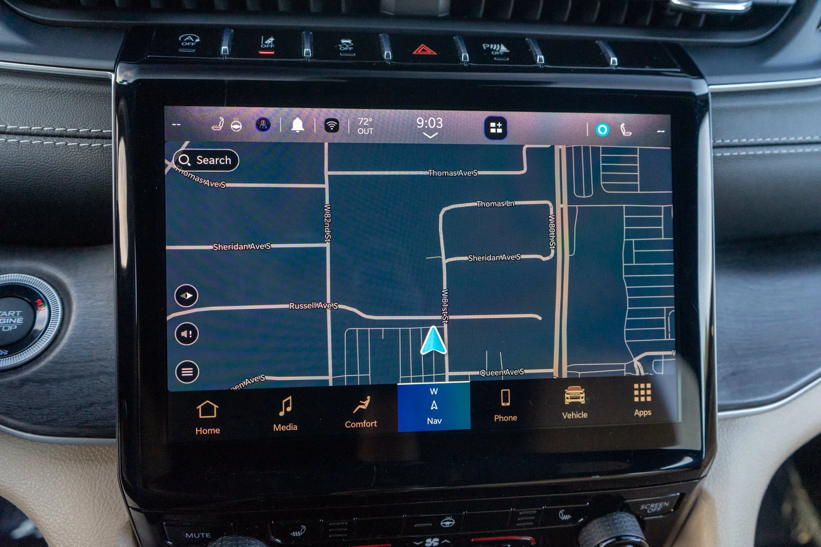 Used 2023 Diamond Black Crystal Pearlcoat Jeep Limited image 18