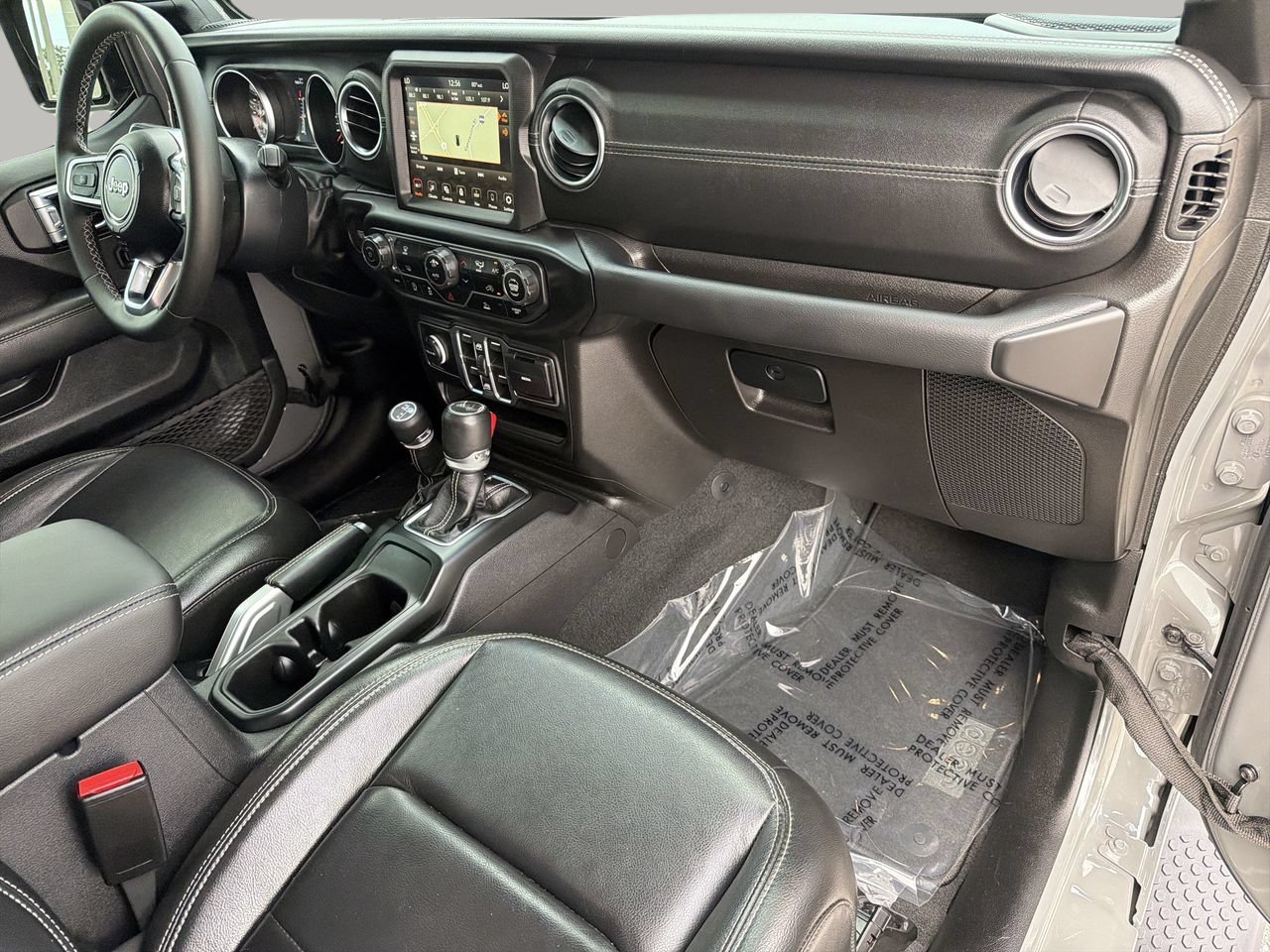 Used 2022 Sting-Gray Clearcoat Jeep Unlimited Sahara image 11