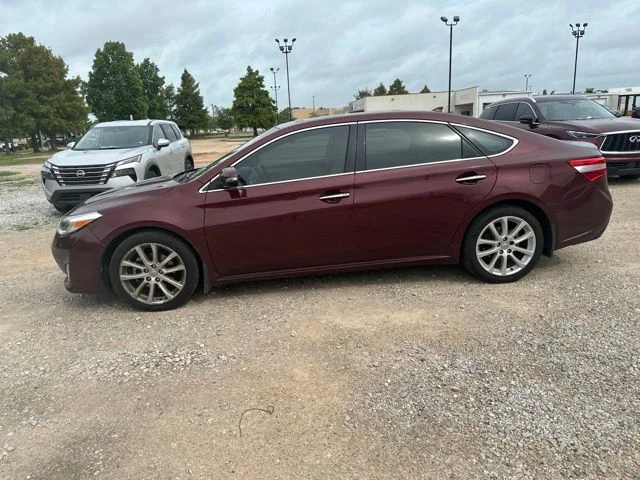 Used 2013  Toyota Limited image 8