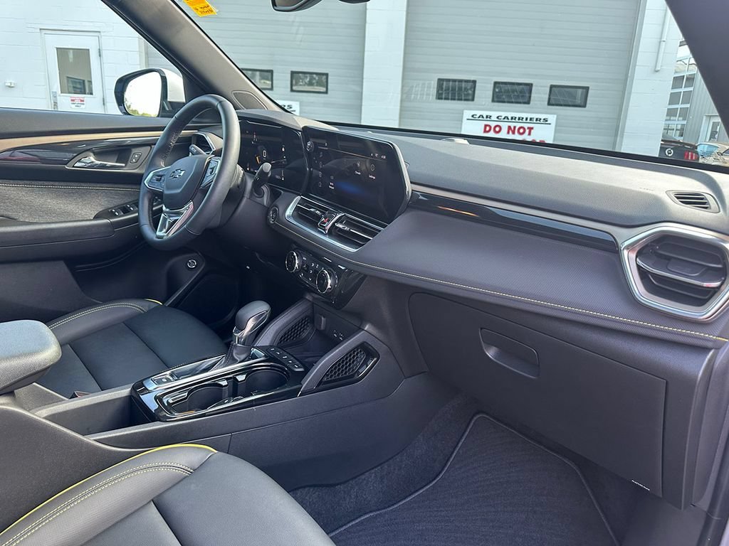 Used 2024 Sterling Gray Metallic Chevrolet ACTIV image 30