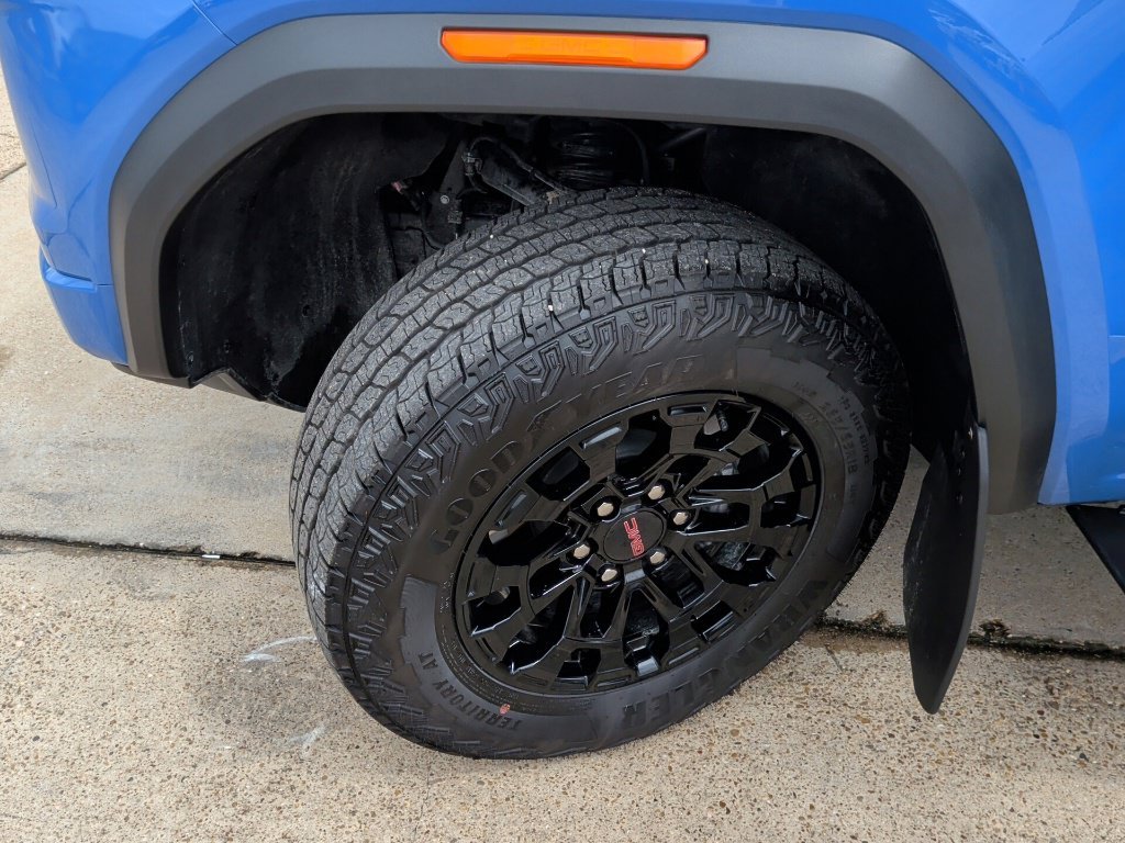 Used 2026  GMC Elevation image 46