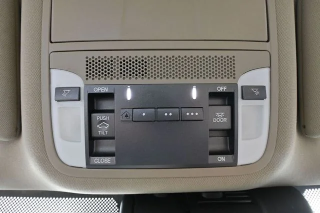 2020 Acura TLX Base - Photo 32
