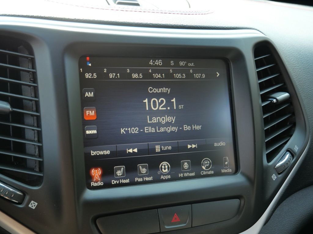 Used 2017 Silver Jeep Trailhawk image 23
