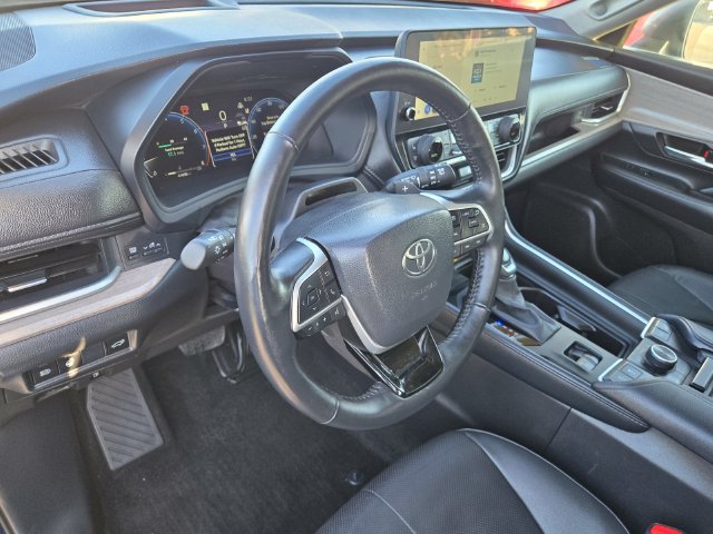 Used 2025  Toyota Platinum image 10