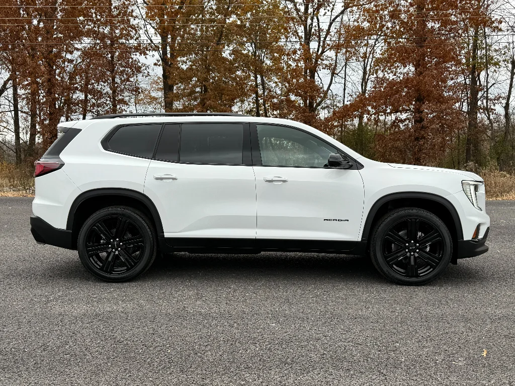 2026 GMC Acadia Elevation - Photo 11