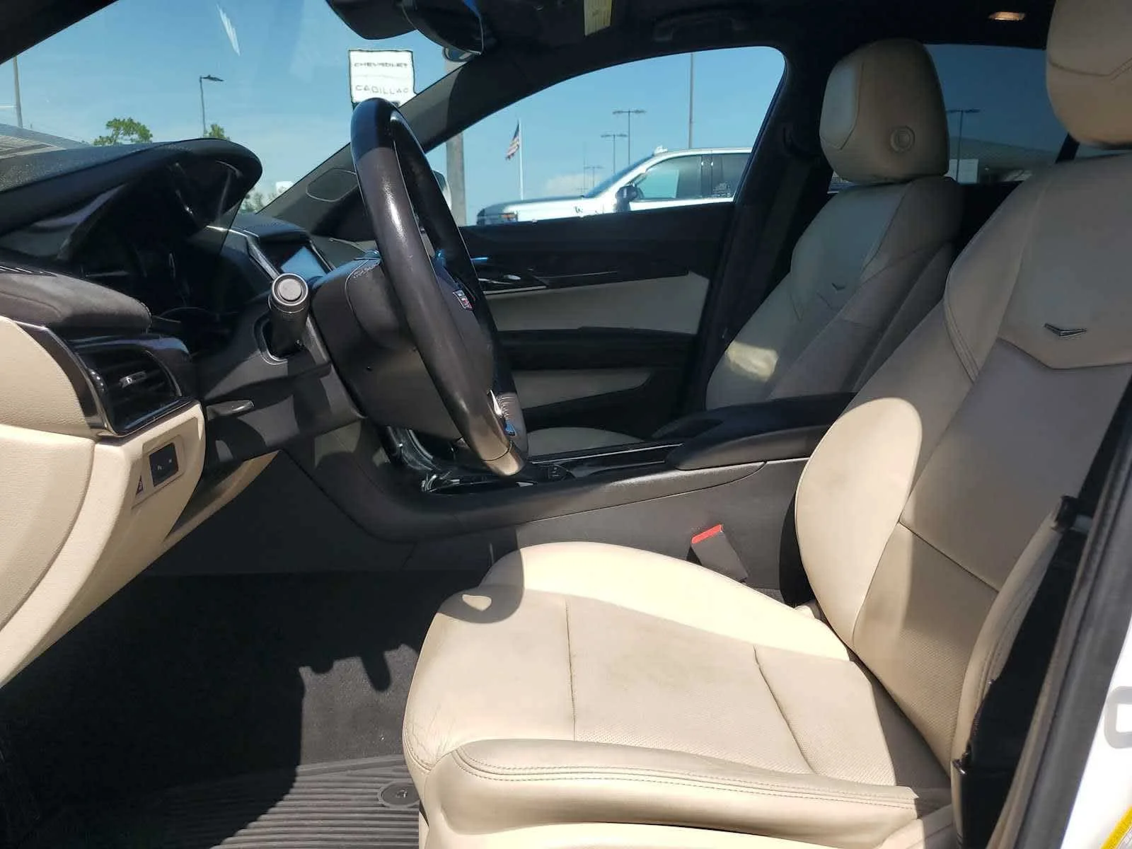 Used 2018 CRYSTAL WHITE TRICOAT Cadillac Luxury AWD image 21