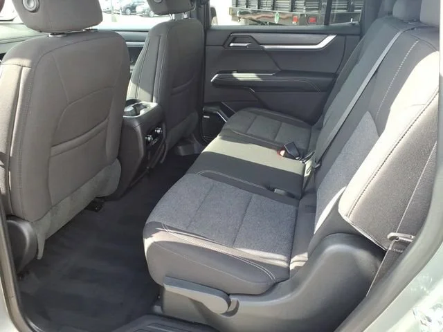 Used 2025 Sterling Metallic GMC Elevation image 9